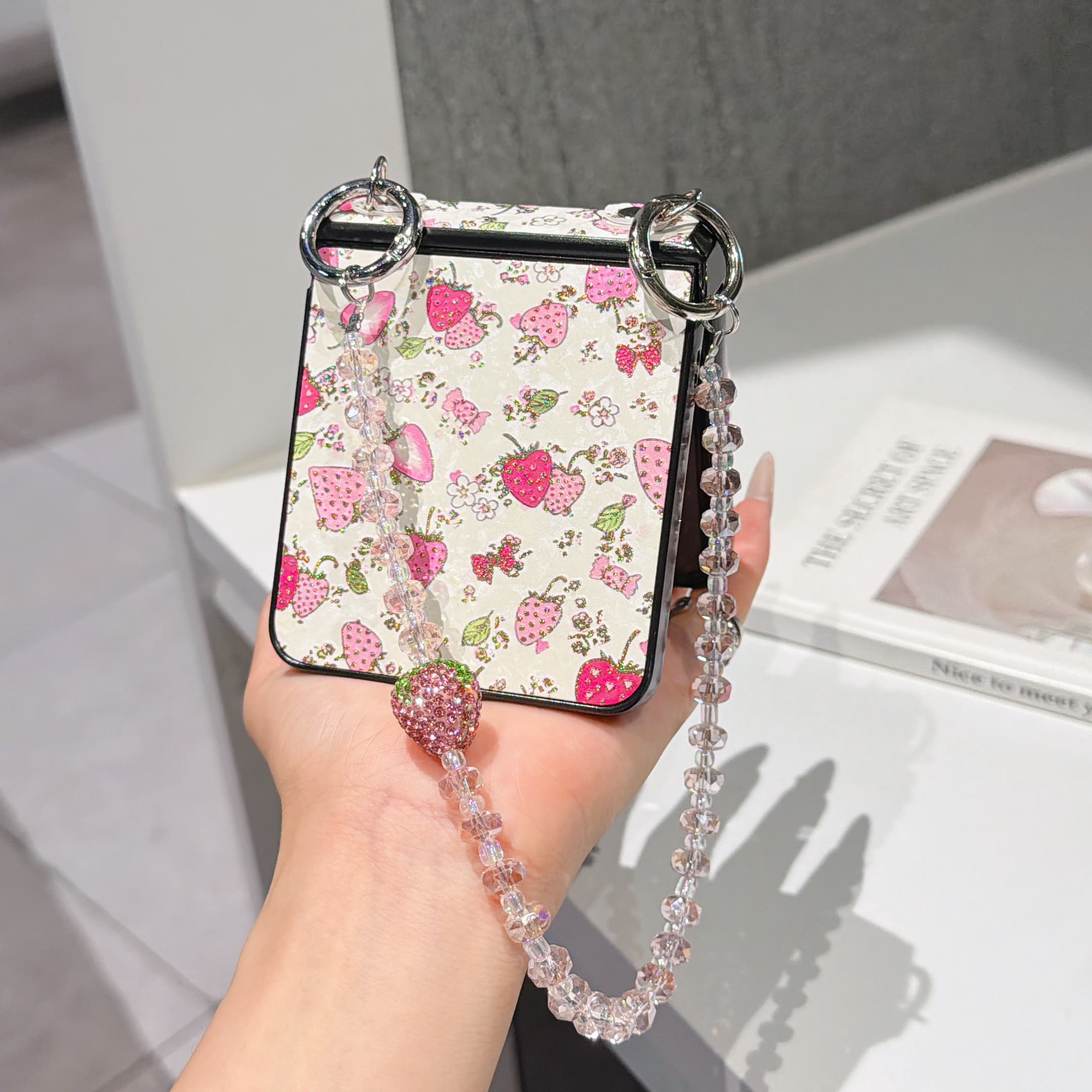 غطاء حماية مفصلي من جلد البولي - مراجعة Flip Leather Case وسعره